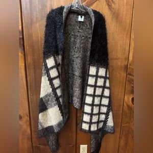 Women shawl size S/M.